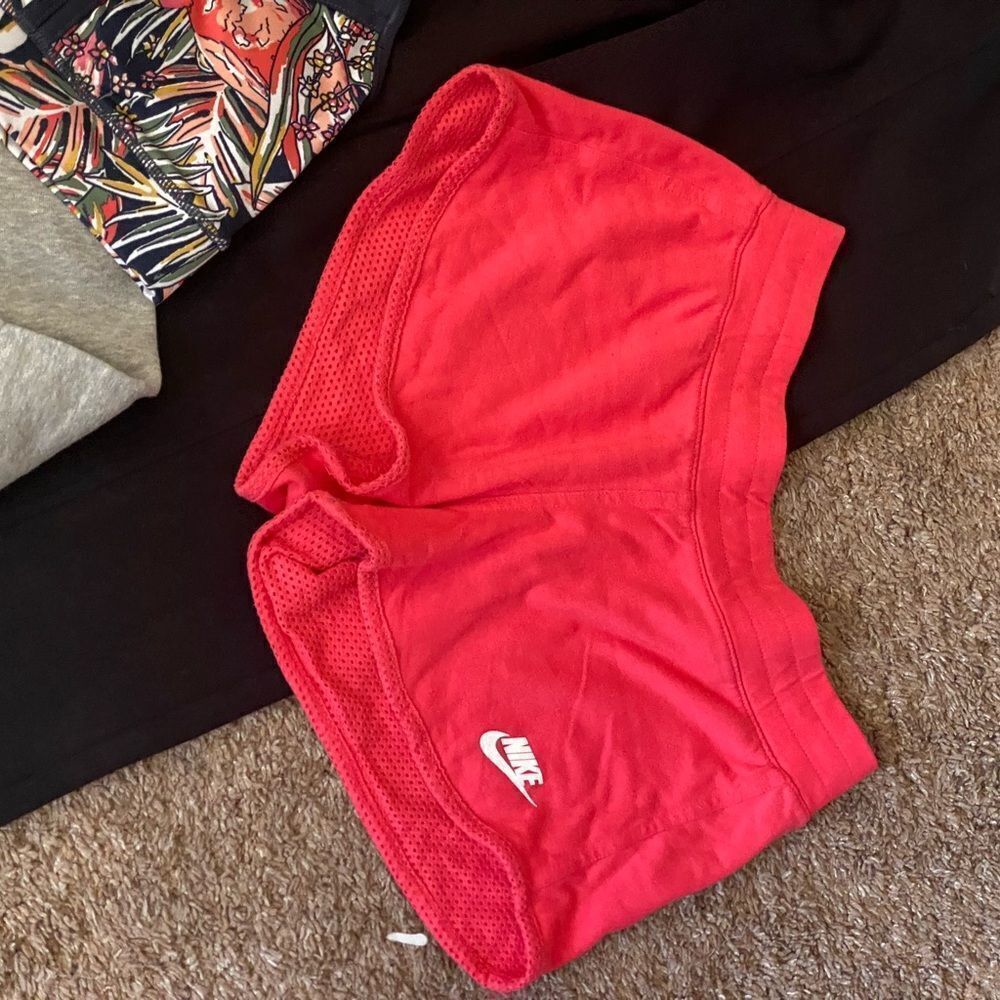 Old Navy Four Piece Activewear Set. Size Small. - Picture 5 of 9